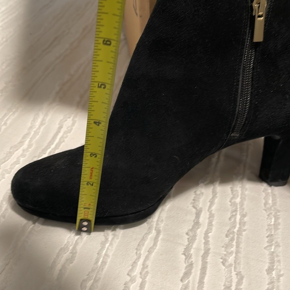 EUC Rockport Suede Booties - size 8 - Picture 9 of 10